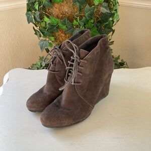 Clarks Artisan Rosepoint Dew Lace-Up Leather Suede Wedge Bootie Size 6M